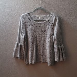 Gray flowy sleeves
